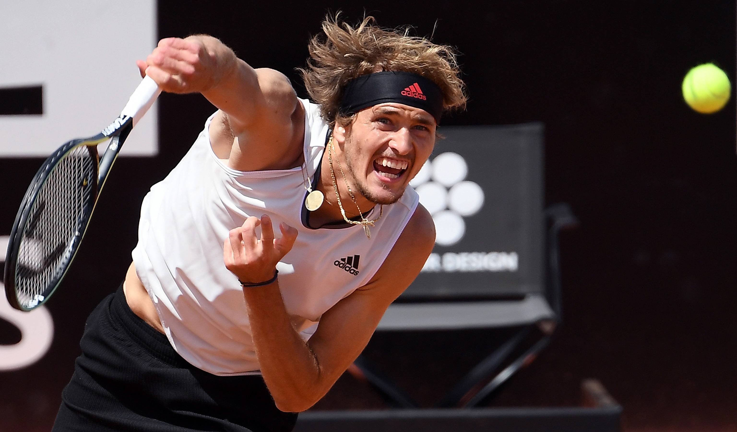 开云APP-意大利网球队逆转法国网球队,兹维列夫完成帽子戏法