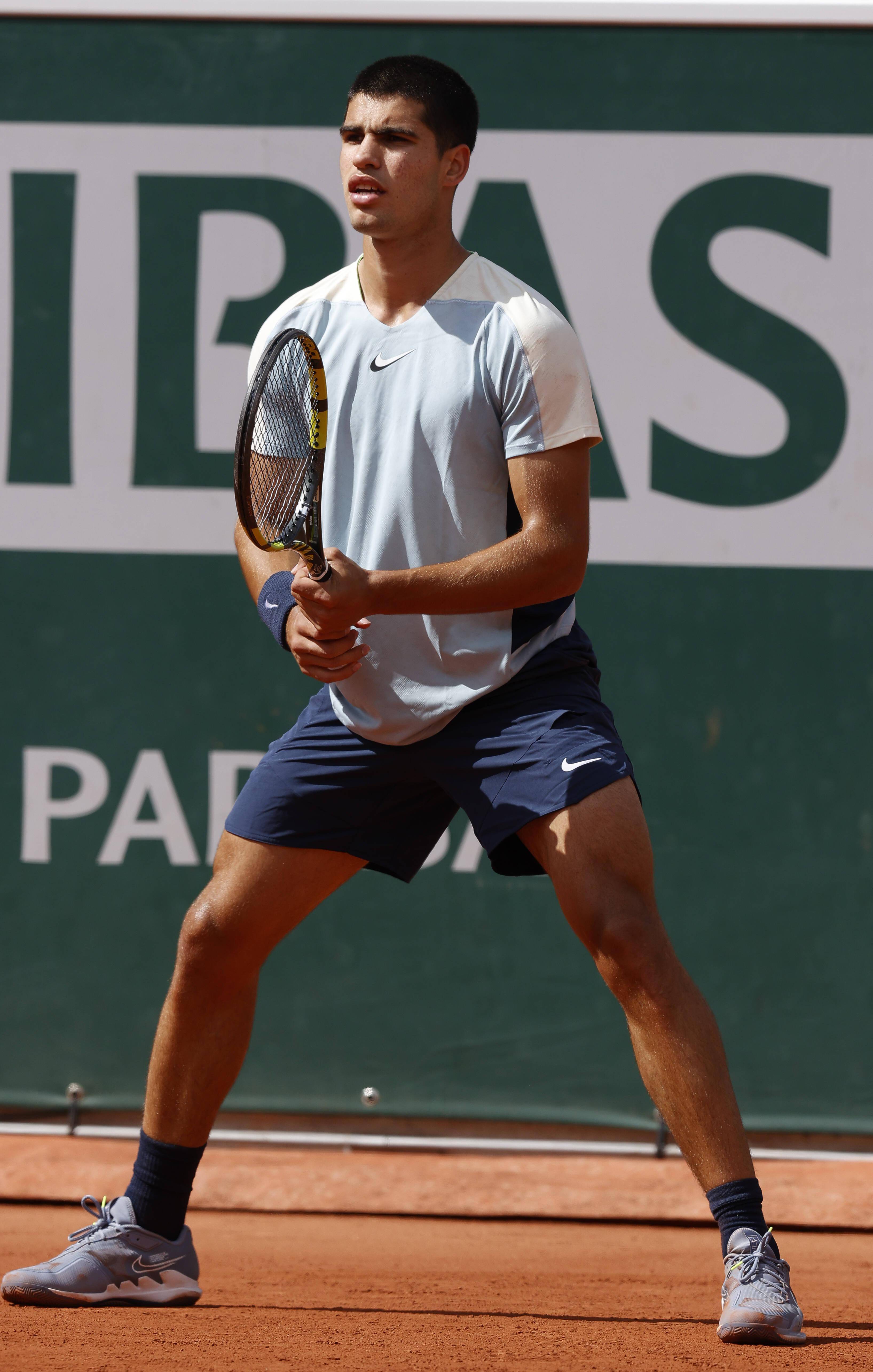 开云官网-英国网球队绝杀法国网球队,阿尔卡拉斯送出助攻的简单介绍