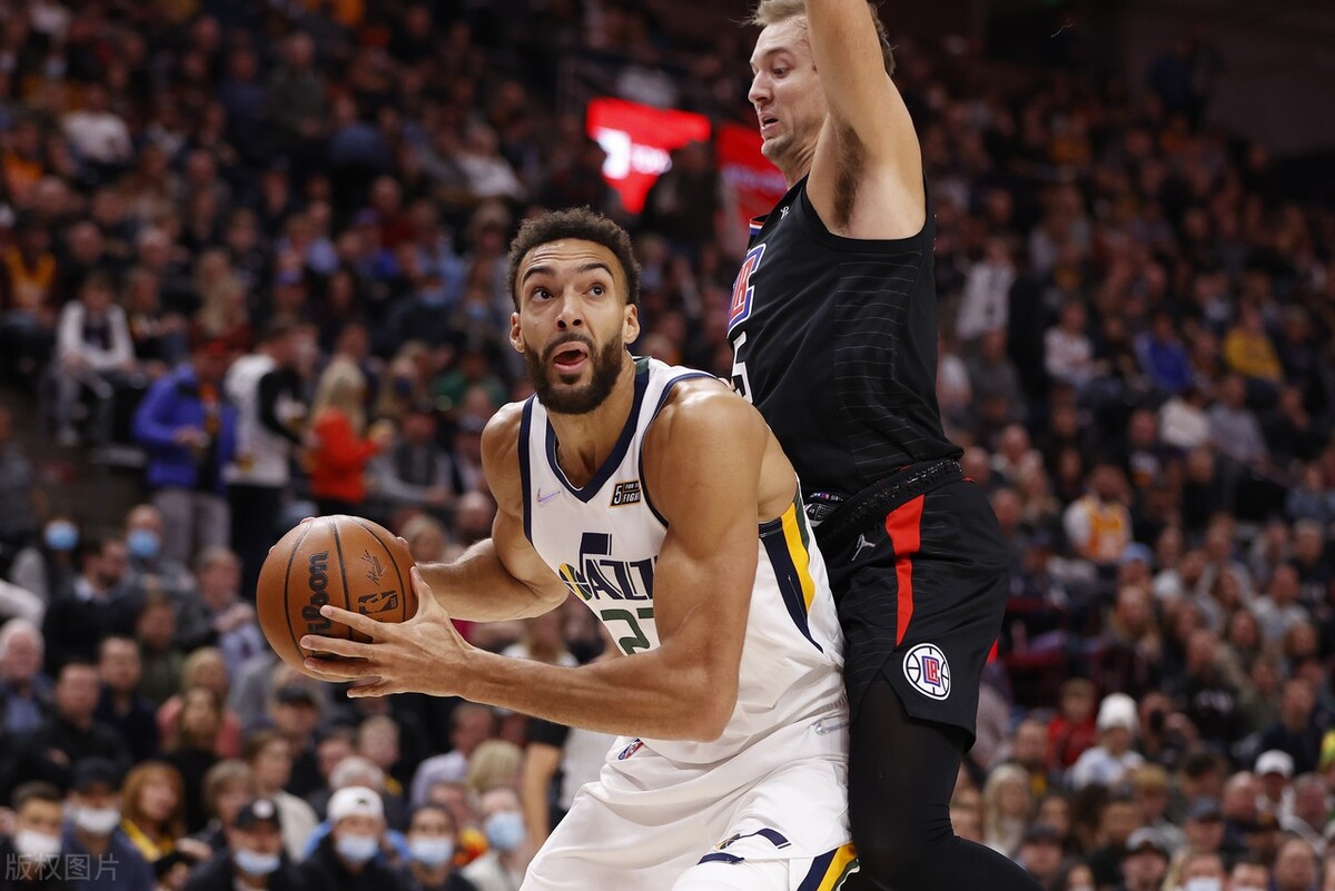 开云体育-塞尔维亚男篮血洗火箭,哈里斯三分雨点燃全场