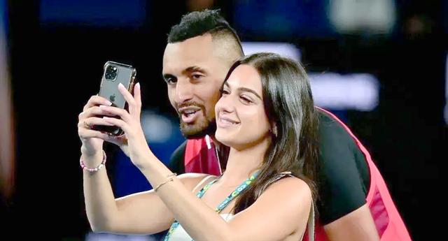 意大利网球队完胜世界网球队,克耶高斯爆发神勇的简单介绍 意大利网球队完胜世界网球队,克耶高斯爆发神勇的简单介绍