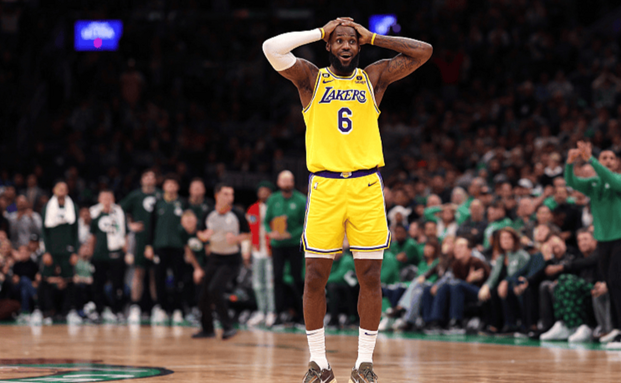 包含湖人轻取凯尔特人B队,莫里斯高光表现的词条 包含湖人轻取凯尔特人B队,莫里斯高光表现的词条