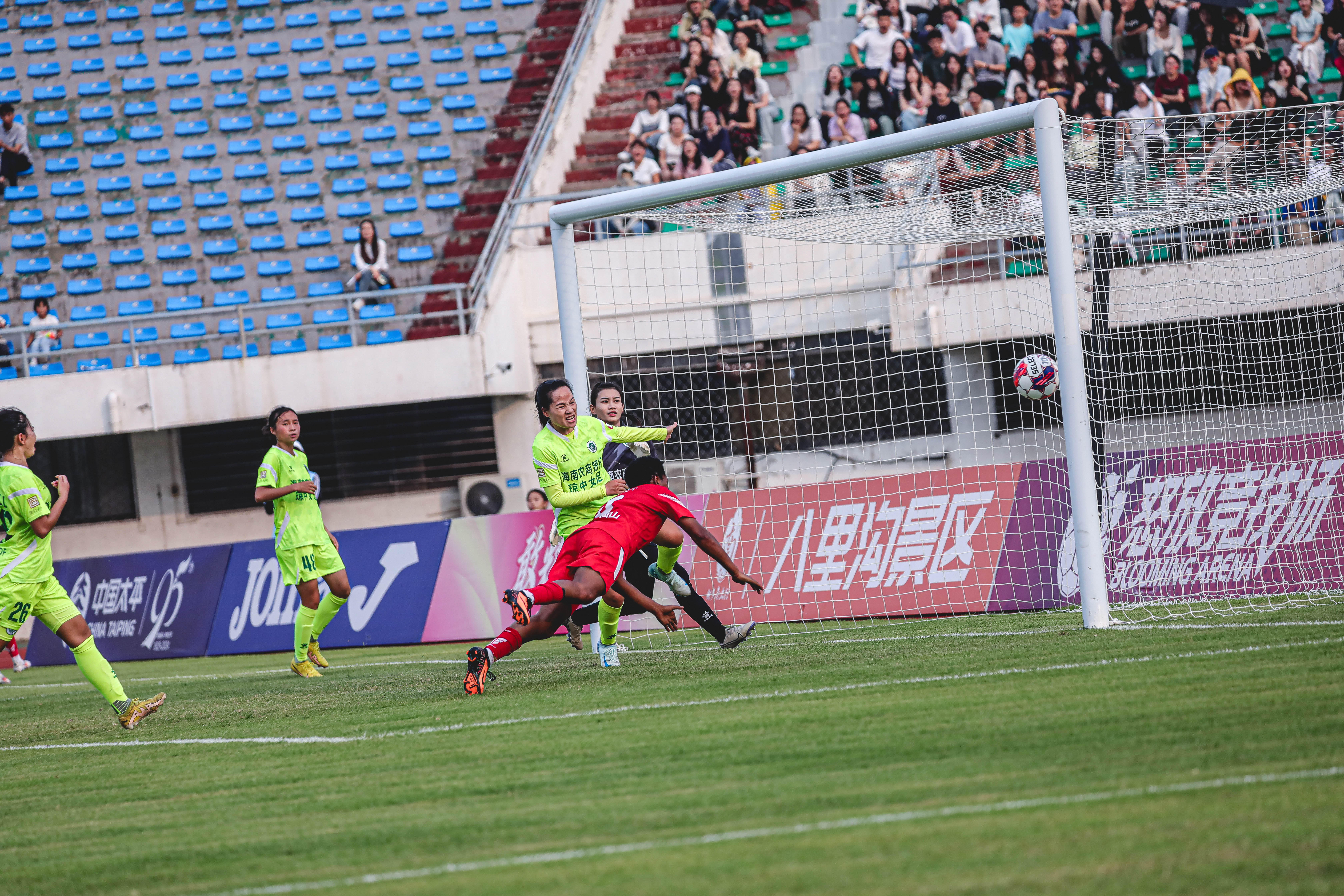 开云体育下载-联赛附加赛惊险过关,球队获得保级之路的简单介绍