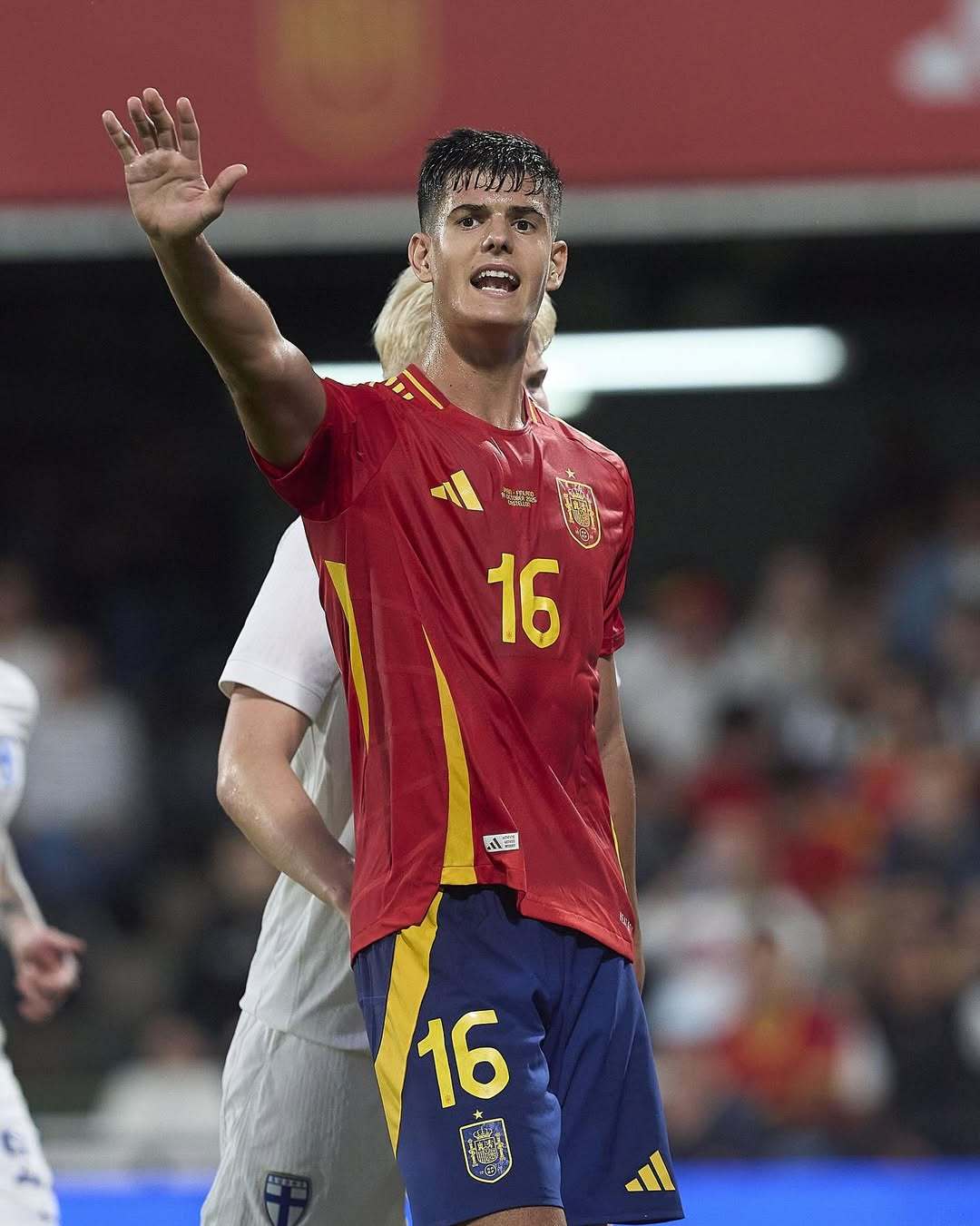 开云体育下载-关于法国新秀大放异彩!巴黎青训中场跻身一线队的信息