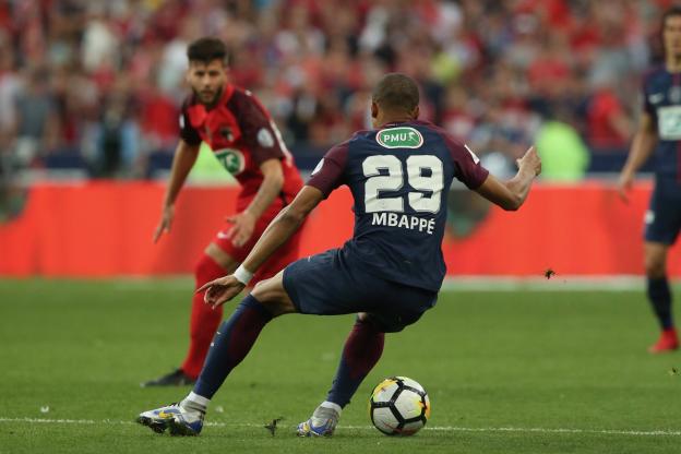 包含卡昂客场战胜梅斯,成功避免继续垫底的词条 包含卡昂客场战胜梅斯,成功避免继续垫底的词条