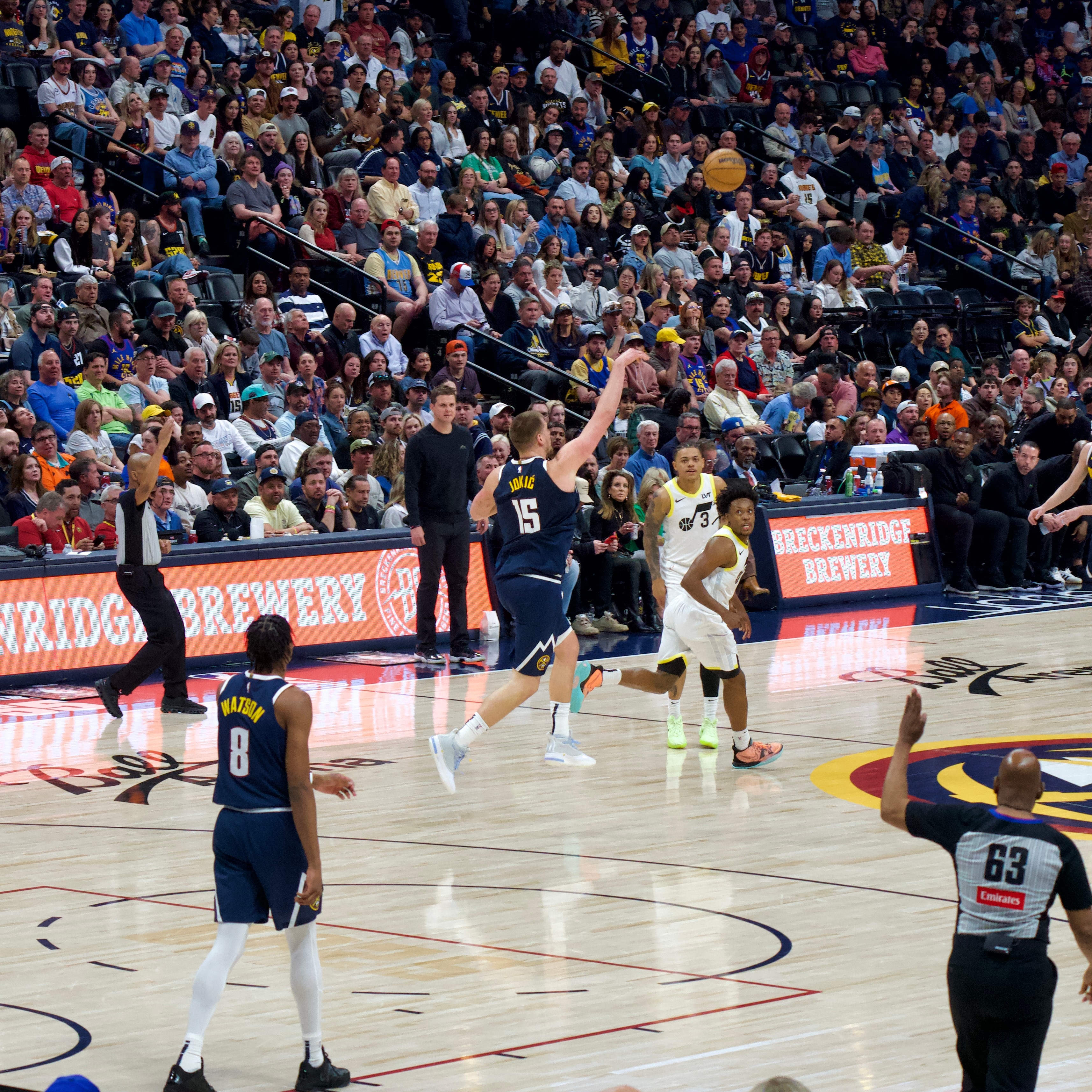 开云体育直播-步行者鏖战勇士,武切维奇点燃赛场的简单介绍