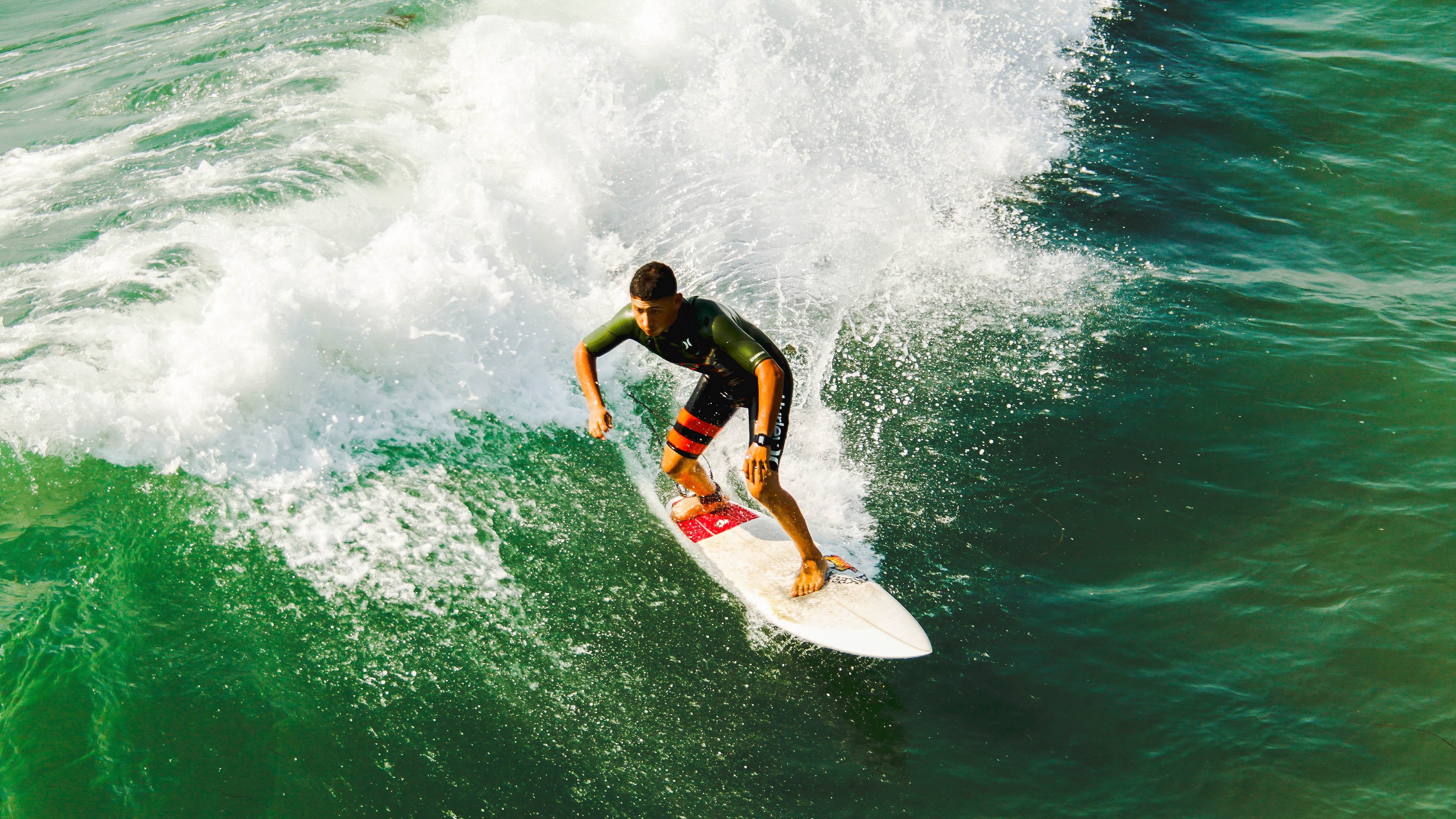 篮网关键战突围新疆队，小贾伦成为关键先生